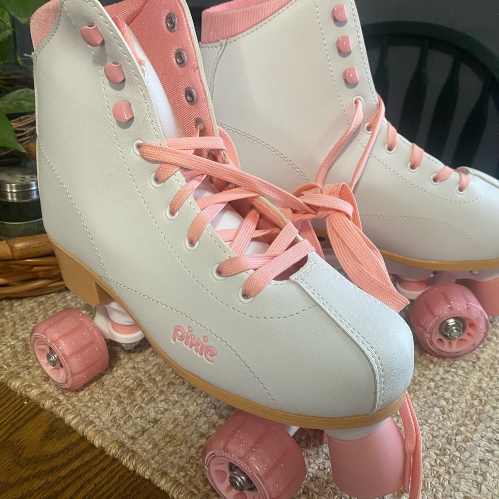 Pixi White and Pink Roller Skates